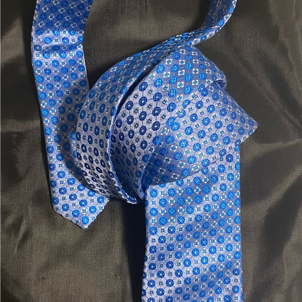 Hugo Boss tie - Picture 2 of 5